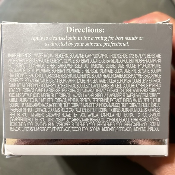 Lira Clinical PRO Retinal-Plus Treatment 1 oz – New in Box - Picture 2 of 2